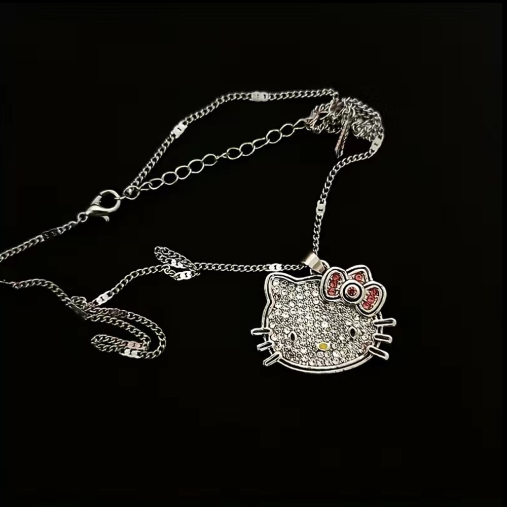 Sanrio Hello Kitty Y2K necklace